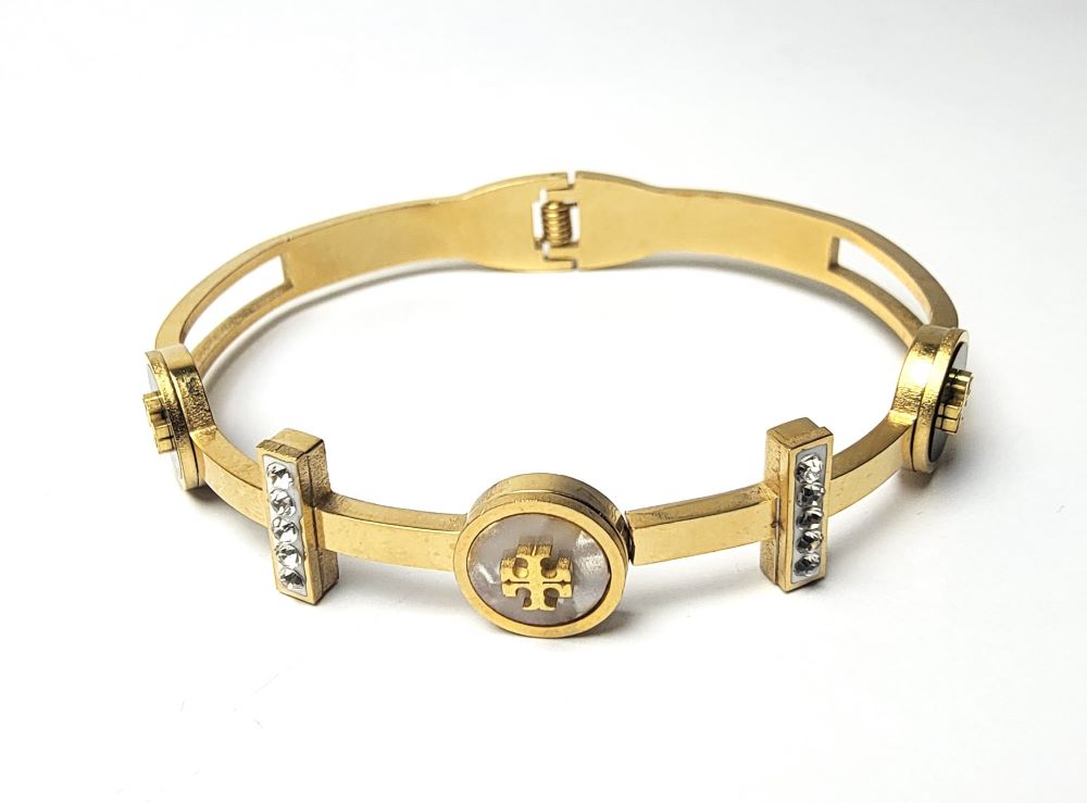 Stylish Leaf Clover For Women and Girls