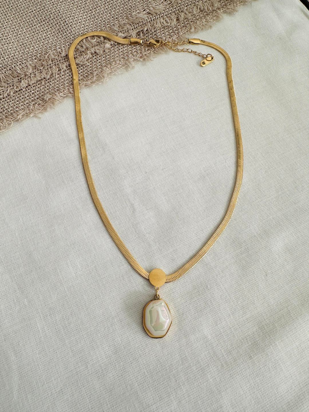 White Pearl Necklace